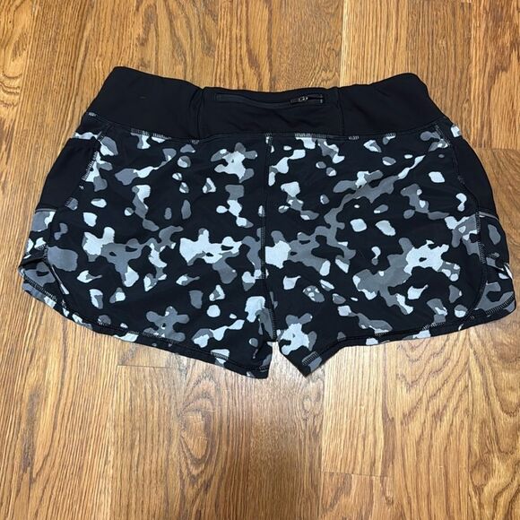 Athleta Black and White Athletic Shorts for Dynamic Performance - Picture 3 of 9